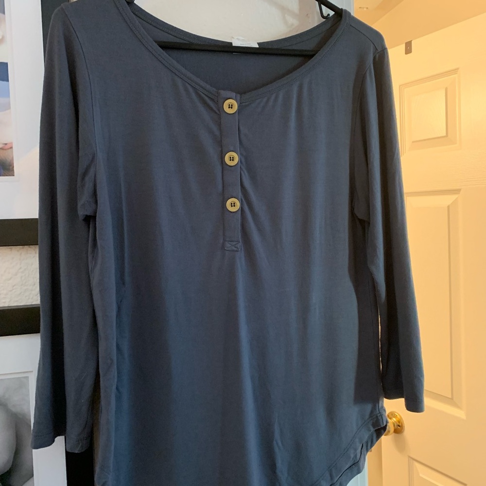 Kate Quinn size XS top